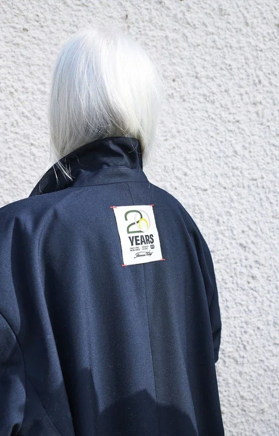 Blazer unisexe Ayani - 20 ans Référence : AYA15A20H26